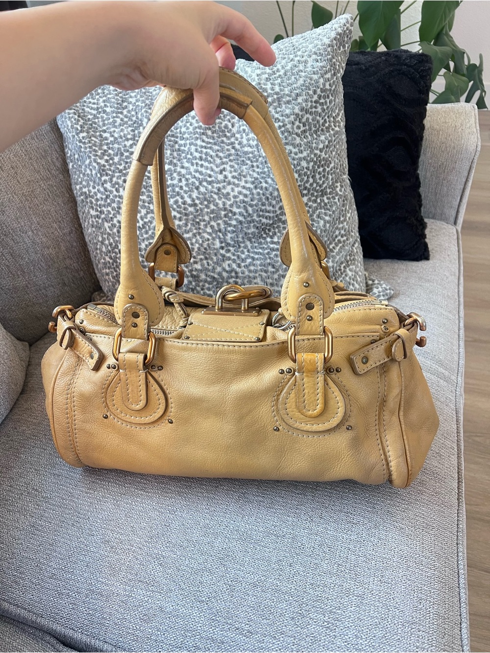 Chloe Paddington Tan Beige Mustard Leather Handbag with Gold Accents - Picture 2 of 16